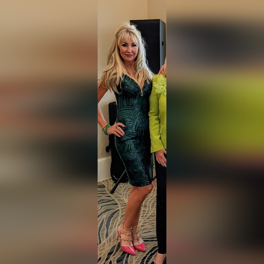 Elegant Green Sequin Midi Dress